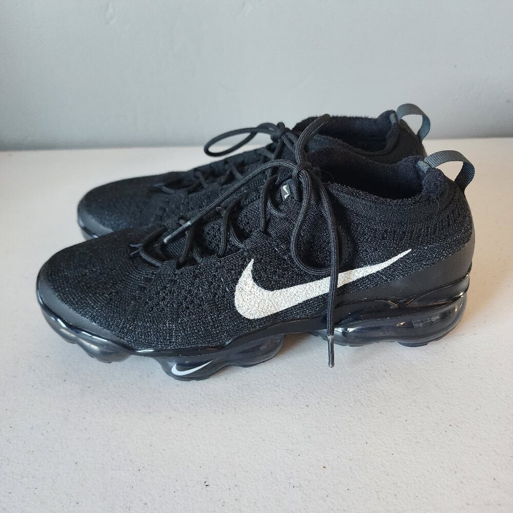 Nike Vapormax Sneaker "EUC" - Picture 4 of 16